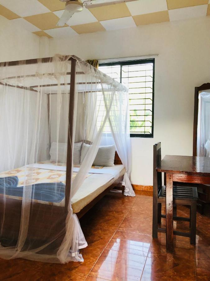 Surfers Paradise Weligama Exterior photo