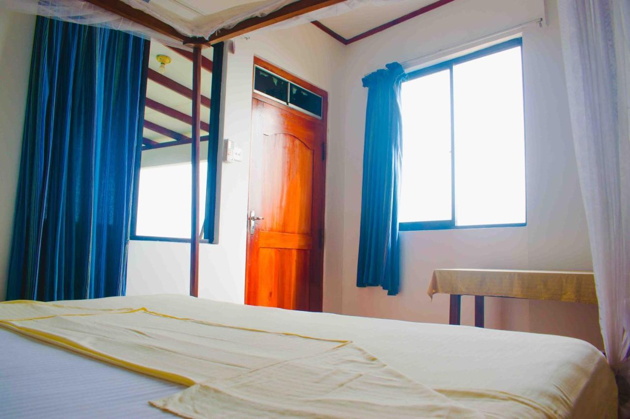 Surfers Paradise Weligama Exterior photo