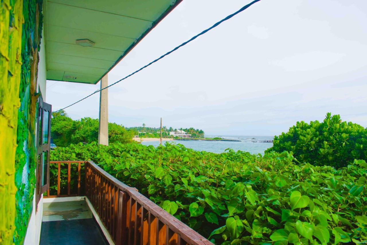 Surfers Paradise Weligama Exterior photo