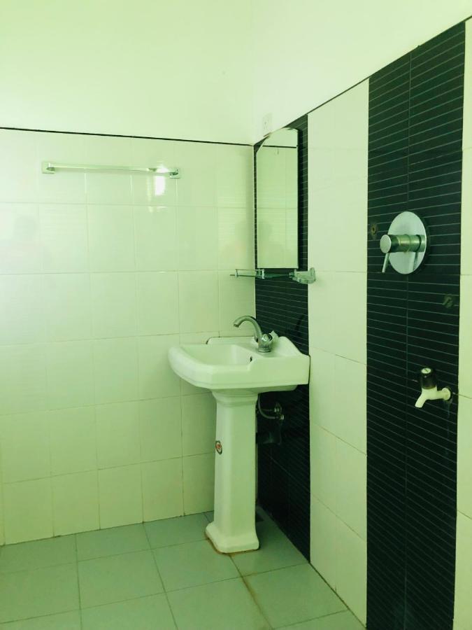 Surfers Paradise Weligama Exterior photo