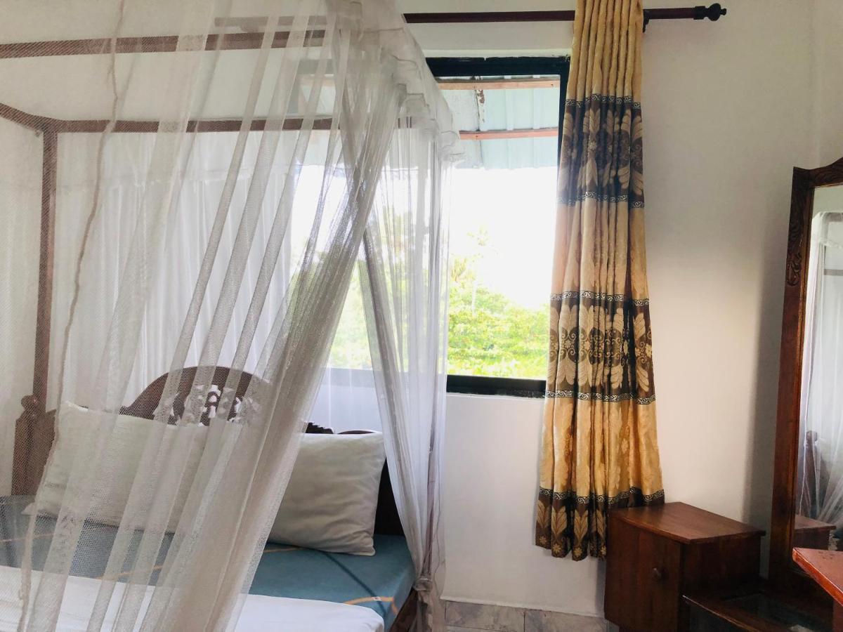 Surfers Paradise Weligama Exterior photo