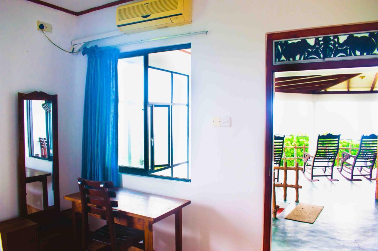 Surfers Paradise Weligama Exterior photo